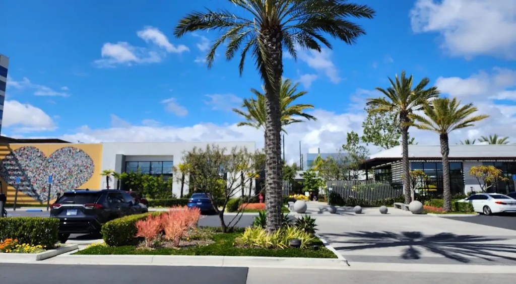 LAのオシャレで賑わうカフェ：Nook